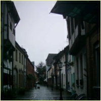 Tiefstrasse mit alten Fassaden