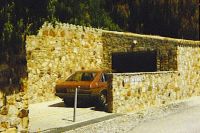 Audi 100 GL Spanien Haus